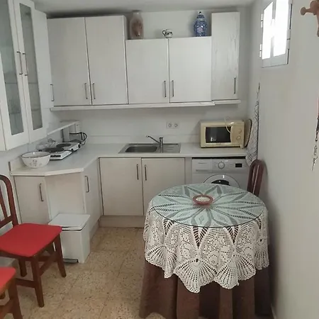Apartamento Independiente Con Terraza Situado En La Segunda Planta De Una Casa Adosada Admite Mascotas شقة قرطبة
