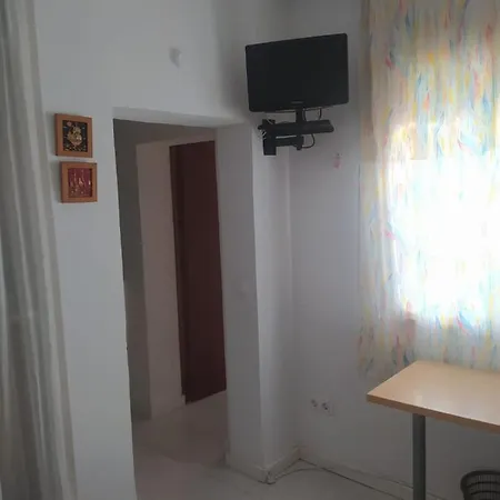 Apartamento Independiente Con Terraza Situado En La Segunda Planta De Una Casa Adosada Admite Mascotas شقة قرطبة