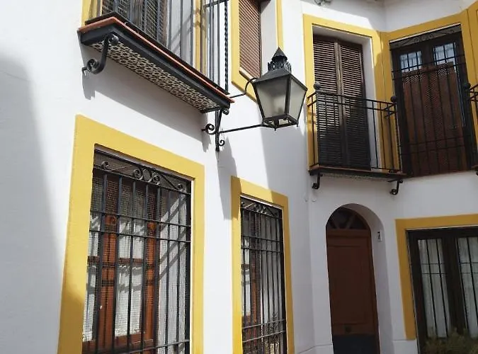 Atico Muy Luminoso En El Casco Antiguo Apartmán